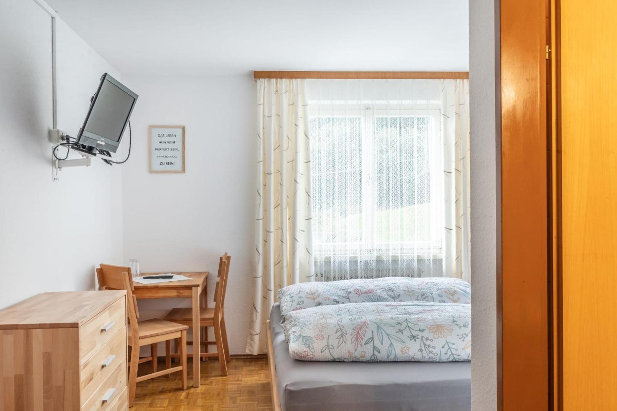 Pension Stein Göfis الغرفة الصورة